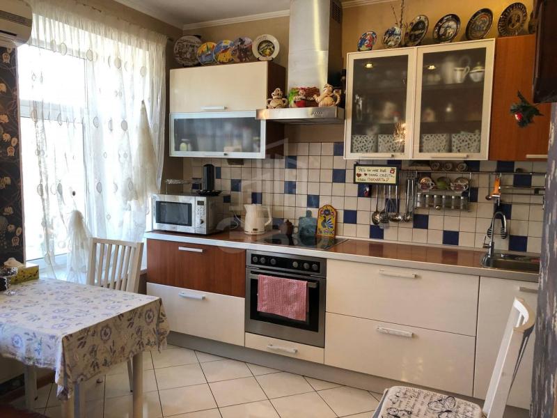 3-комн. квартира, 77 м², 3/3 этаж