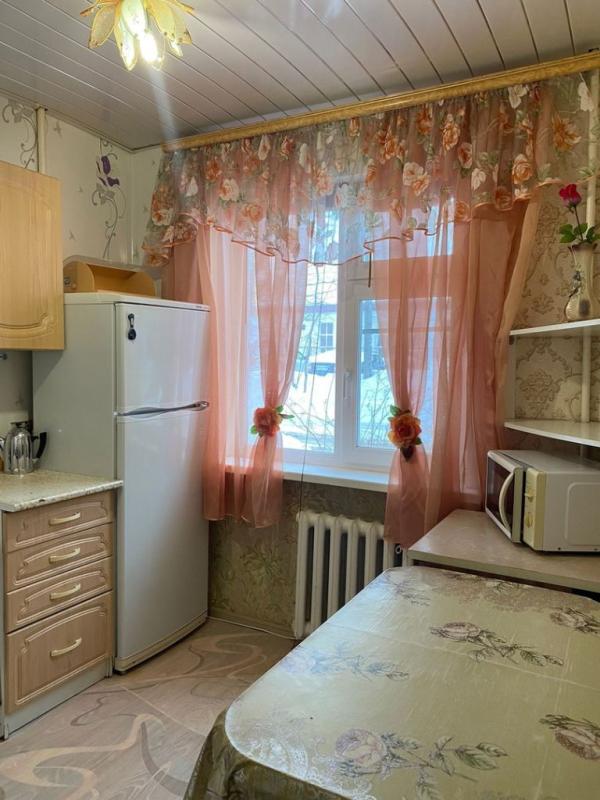 2-комн. квартира, 42 м², 1/4 этаж