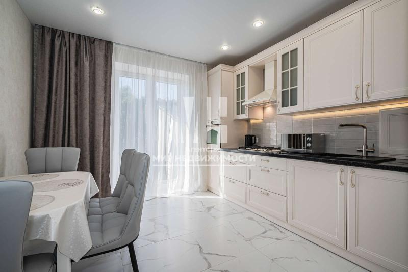 2-комн. квартира, 70 м², 3/9 этаж