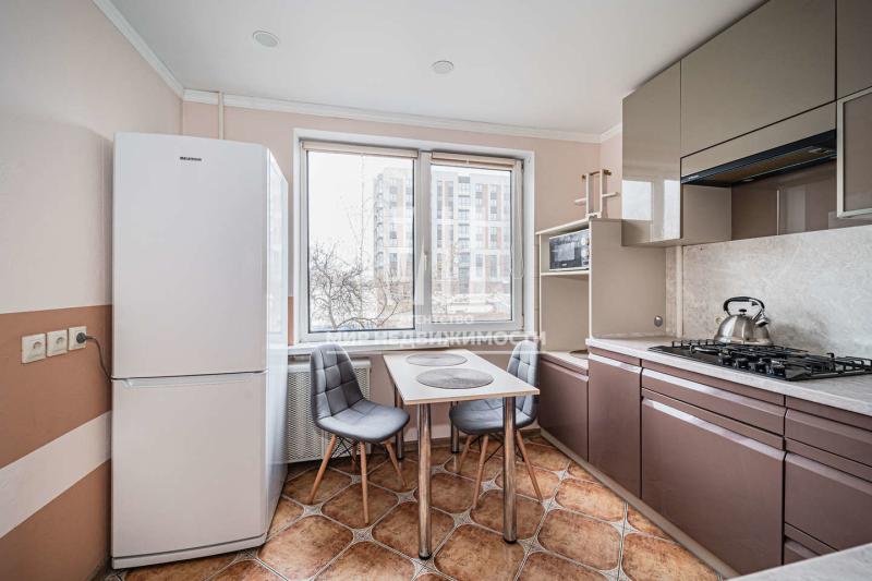 2-комн. квартира, 47 м², 3/5 этаж