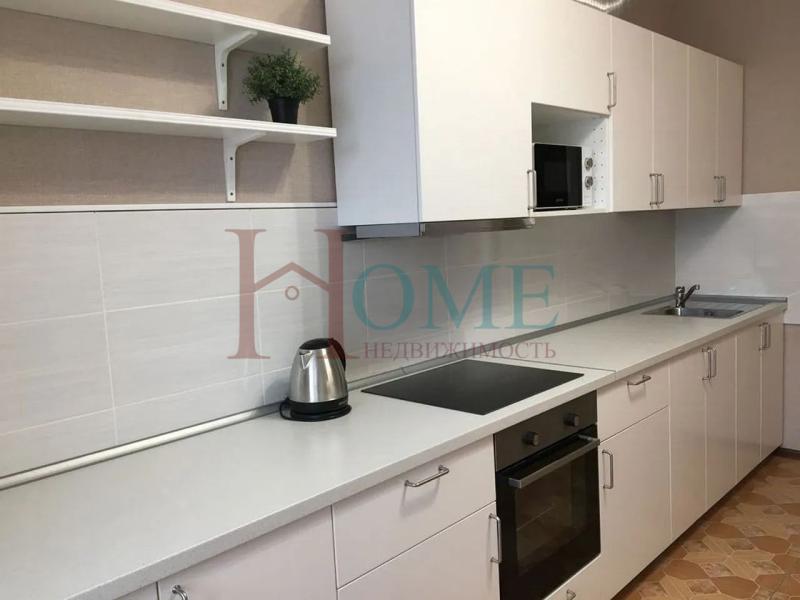 2-комн. квартира, 70 м², 9/25 этаж