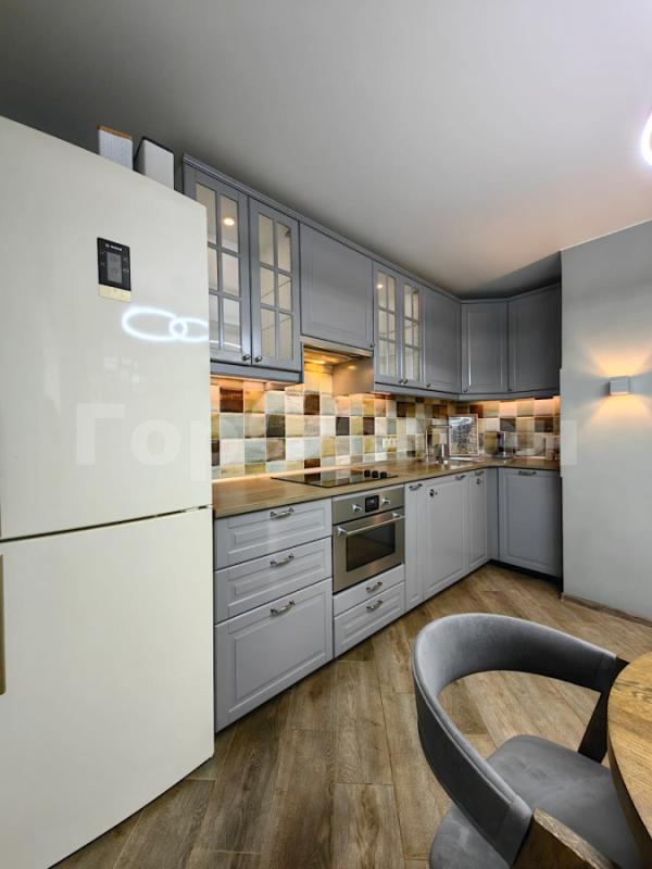 2-комн. квартира, 56 м², 2/16 этаж