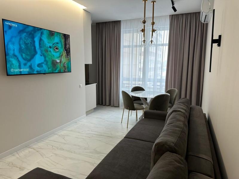 2-комн. квартира, 84 м², 7/17 этаж