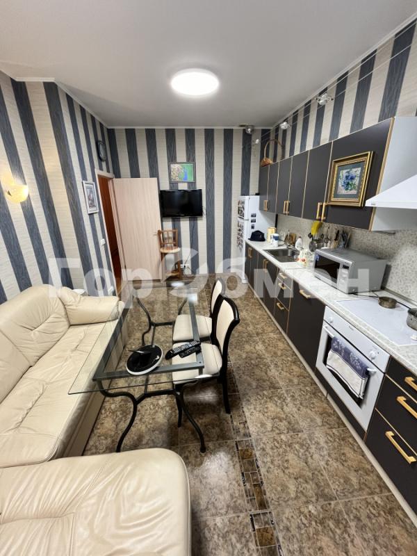 2-комн. квартира, 83 м², 10/10 этаж