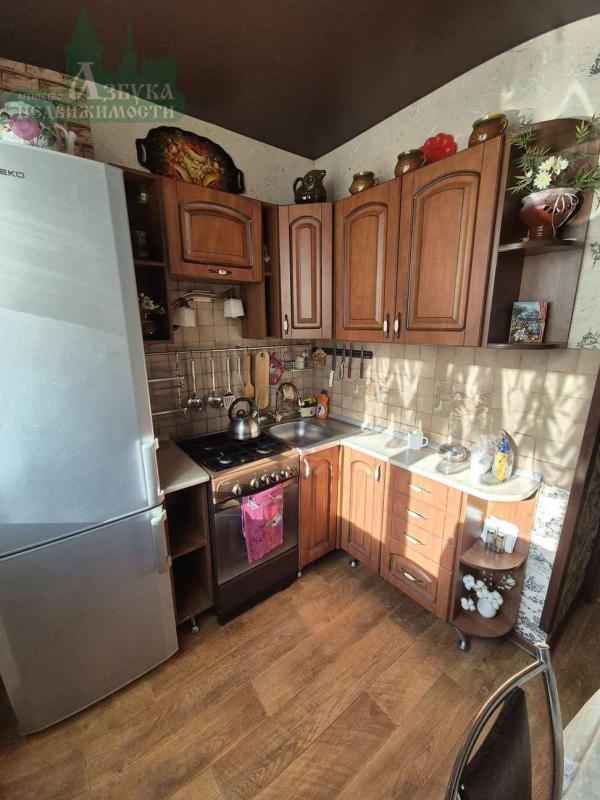 3-комн. квартира, 57 м², 4/5 этаж