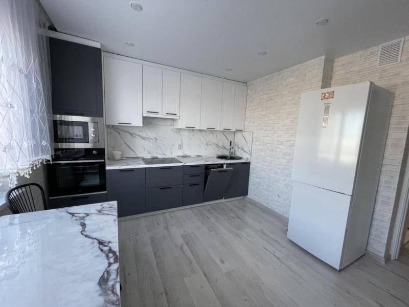 2-комн. квартира, 64 м², 4/17 этаж