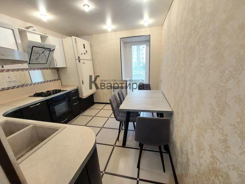 2-комн. квартира, 50 м², 1/9 этаж