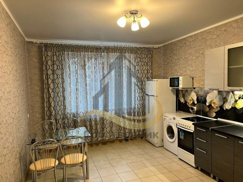 2-комн. квартира, 63 м², 1/12 этаж