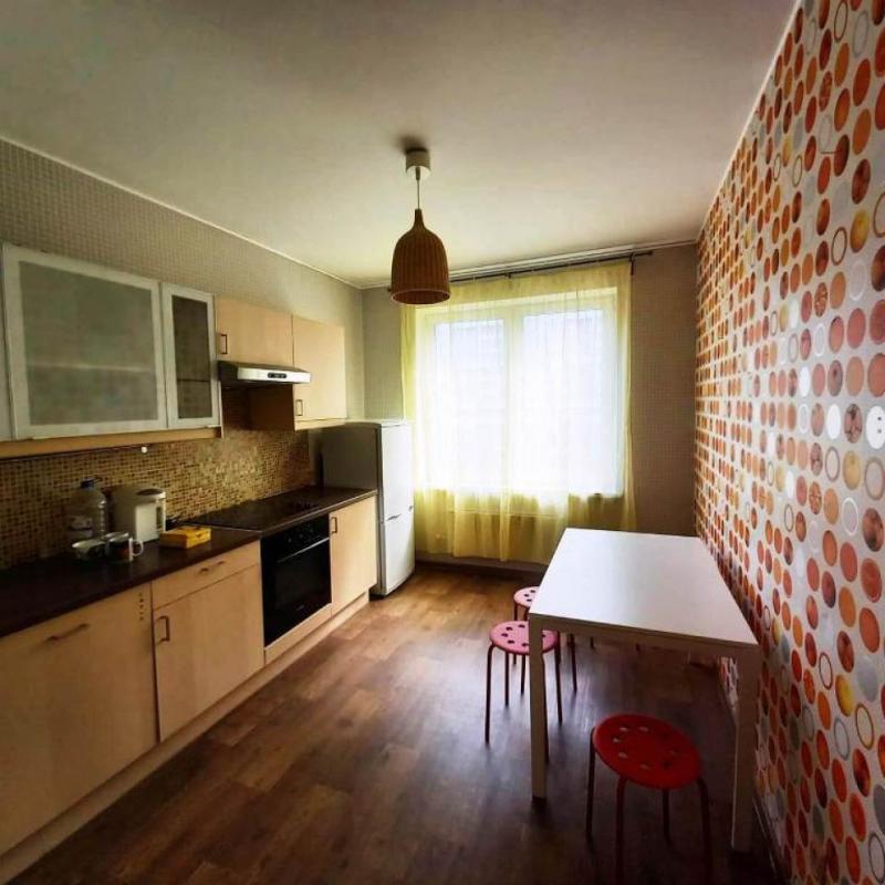 2-комн. квартира, 56 м², 3/18 этаж