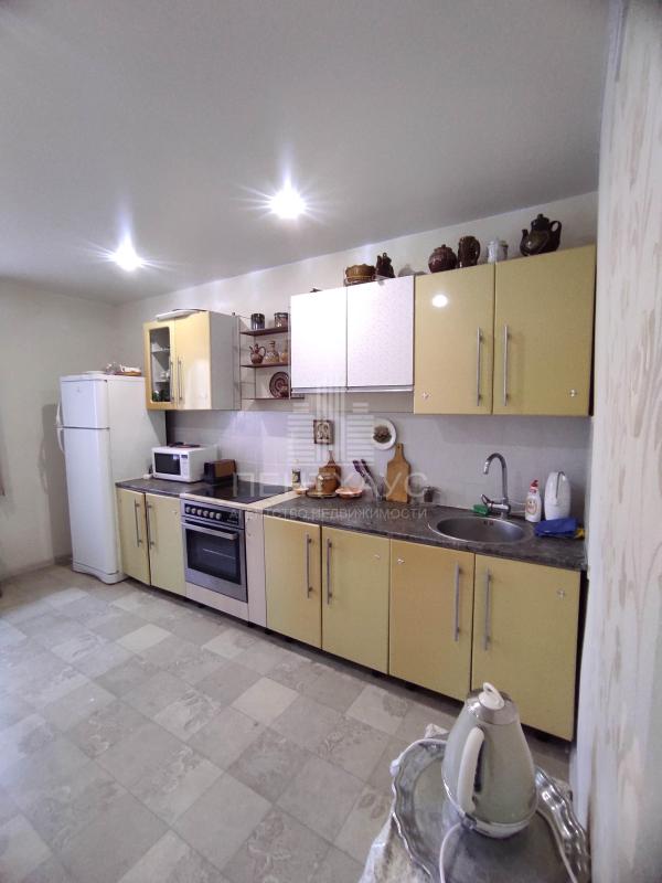 3-комн. квартира, 62 м², 1/12 этаж