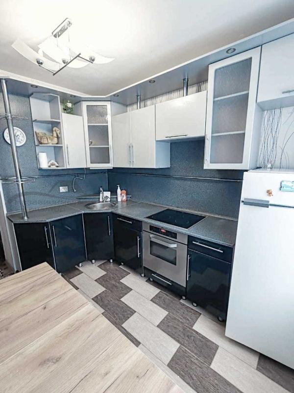 2-комн. квартира, 53 м², 1/9 этаж