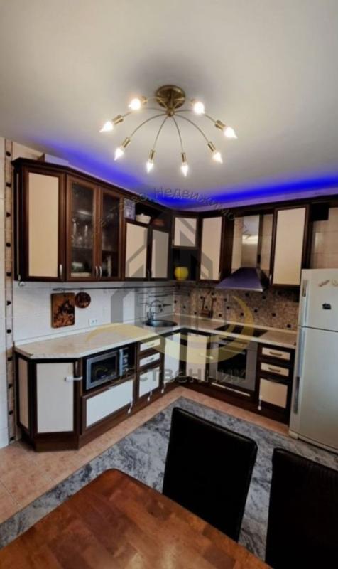 3-комн. квартира, 100 м², 7/14 этаж