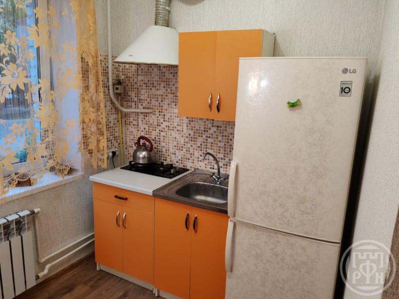 2-комн. квартира, 42 м², 1/5 этаж