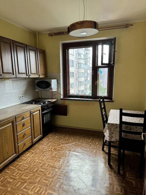 4-комн. квартира, 100 м², 6/10 этаж