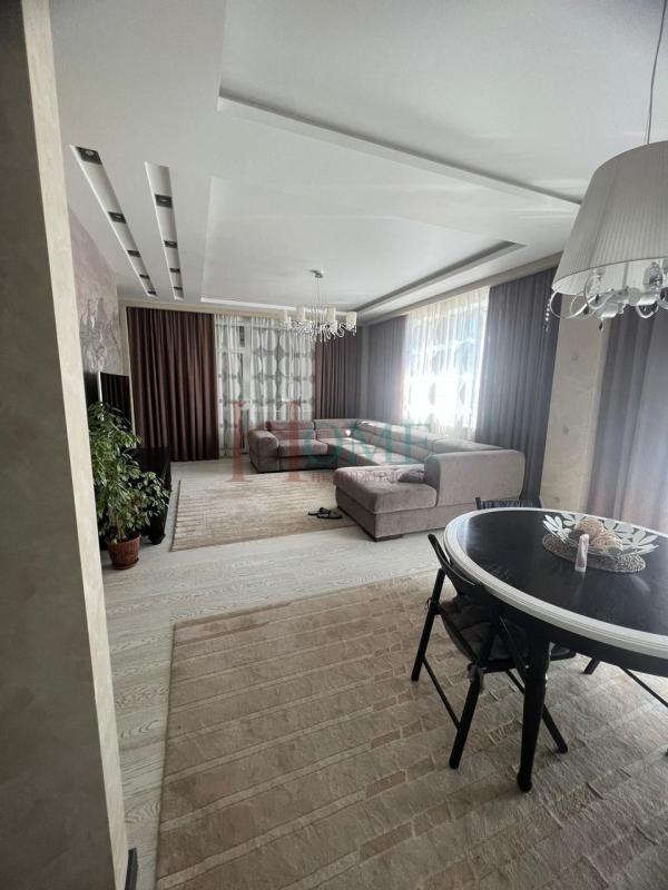 4-комн. квартира, 156 м², 3/3 этаж