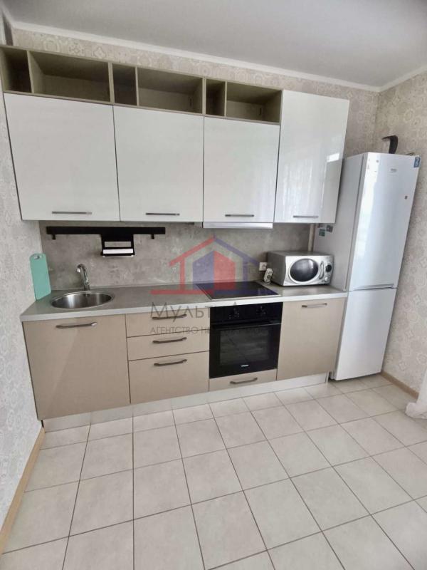 2-комн. квартира, 72 м², 8/12 этаж