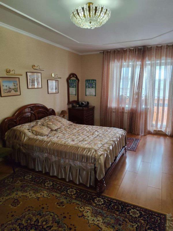 2-комн. квартира, 63 м², 4/5 этаж