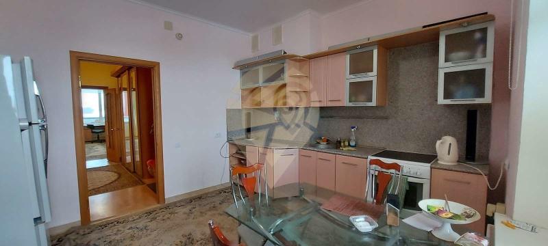 3-комн. квартира, 100 м², 8/10 этаж