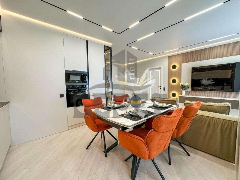 2-комн. квартира, 90 м², 13/25 этаж
