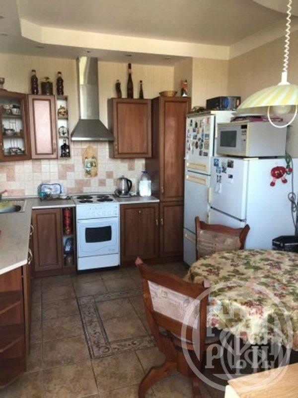 2-комн. квартира, 57 м², 8/12 этаж