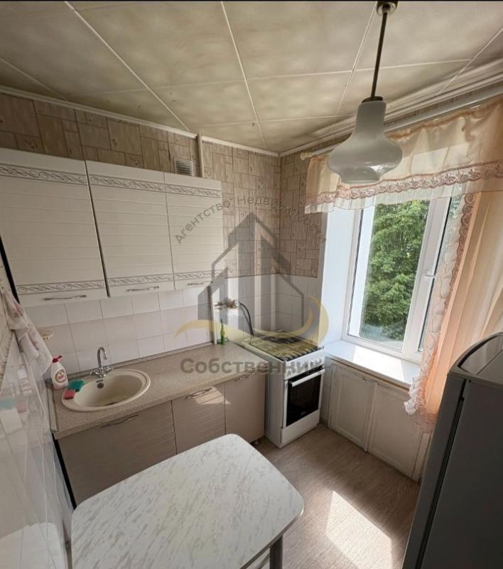 2-комн. квартира, 48 м², 4/5 этаж