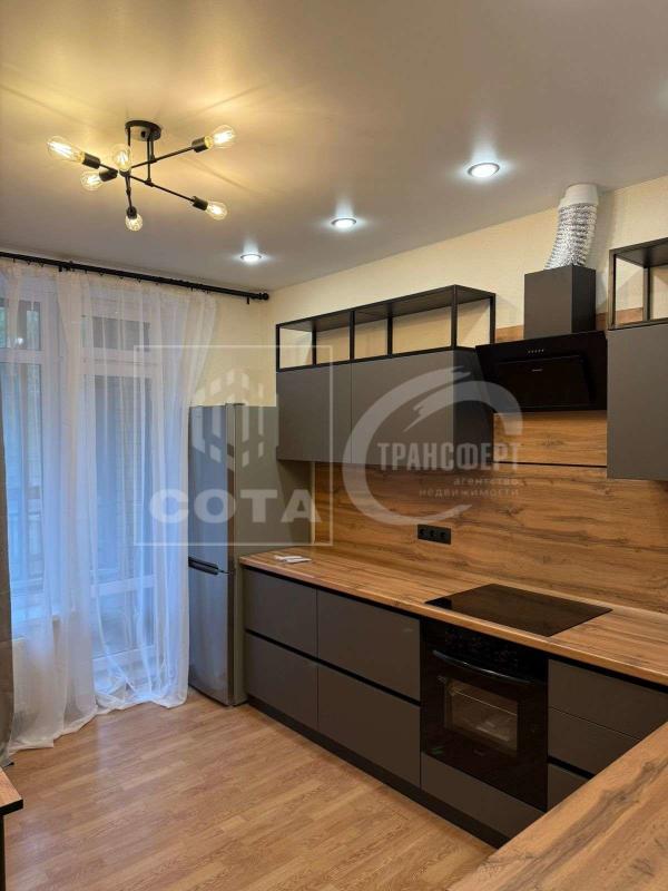 1-комн. квартира, 40 м², 2/18 этаж