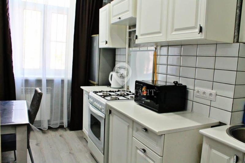 2-комн. квартира, 54 м², 2/4 этаж