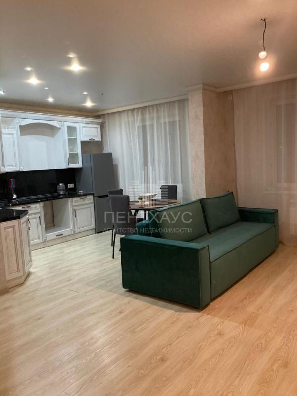 2-комн. квартира, 61 м², 16/17 этаж