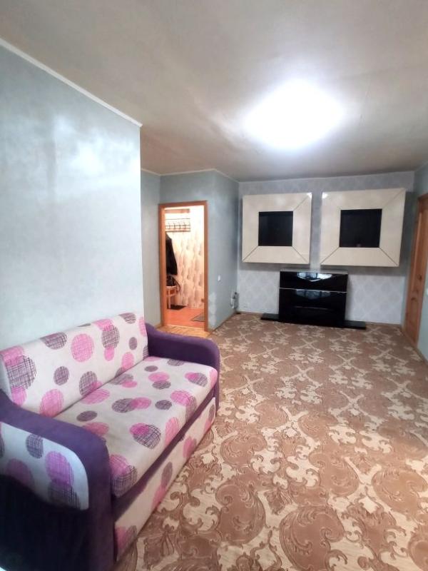 2-комн. квартира, 42 м², 3/5 этаж