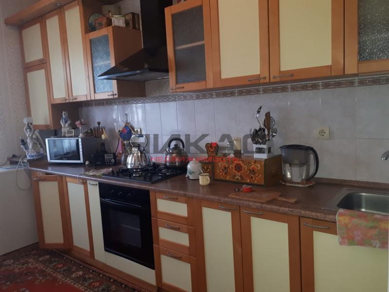 2-комн. квартира, 70 м², 1/4 этаж