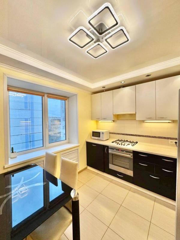 3-комн. квартира, 65 м², 6/10 этаж