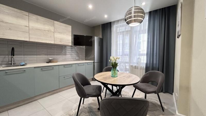 2-комн. квартира, 62 м², 3/8 этаж