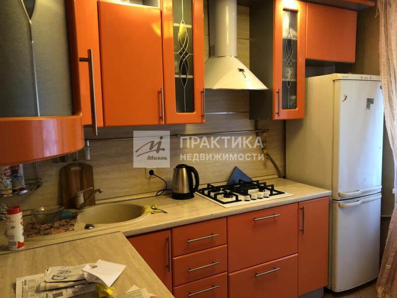 3-комн. квартира, 64 м², 1/9 этаж