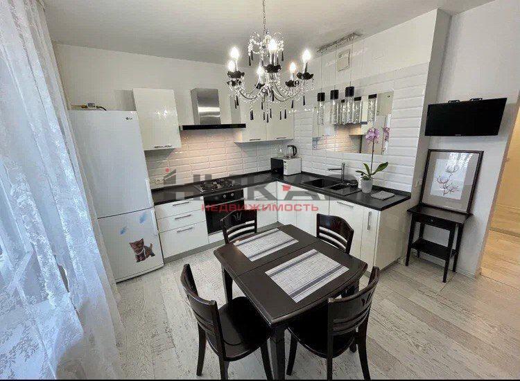 2-комн. квартира, 70 м², 3/10 этаж