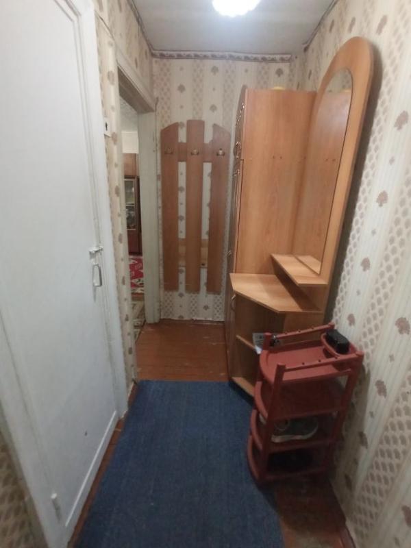 2-комн. квартира, 42 м², 1/5 этаж