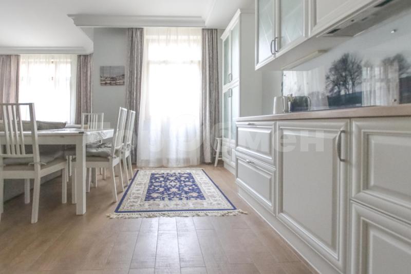 3-комн. квартира, 120 м², 4/18 этаж