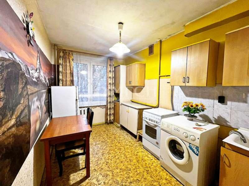 2-комн. квартира, 50 м², 1/12 этаж