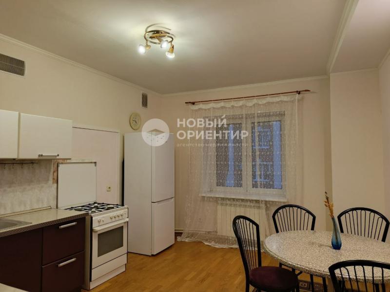 3-комн. квартира, 107 м², 3/3 этаж