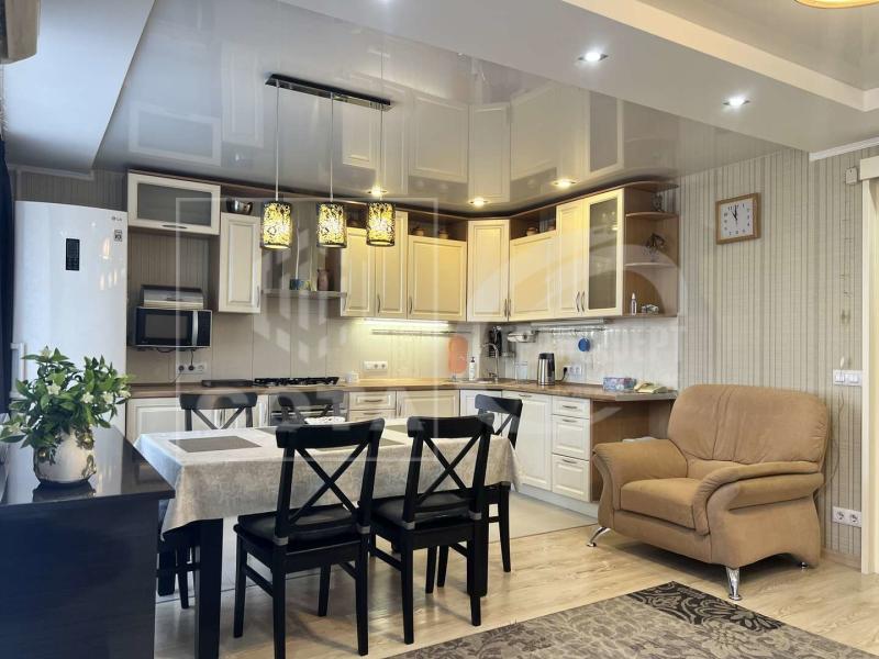 4-комн. квартира, 100 м², 8/10 этаж