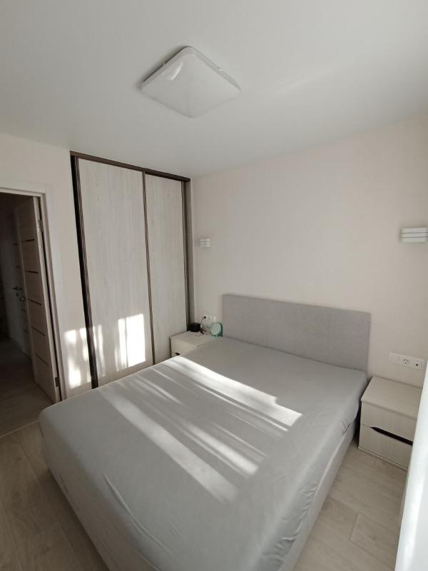 2-комн. квартира, 65 м², 10/16 этаж