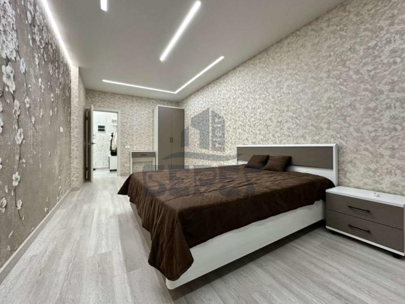 2-комн. квартира, 49 м², 19/24 этаж