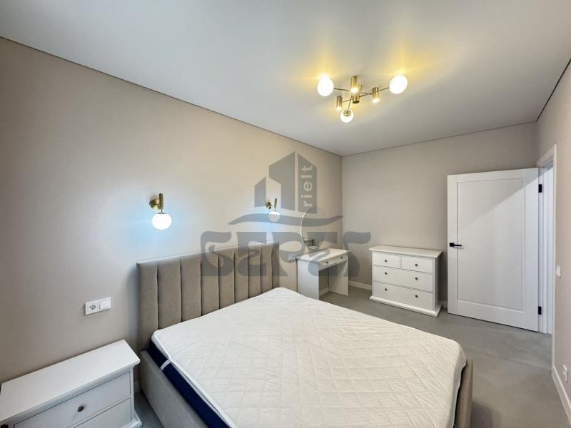 2-комн. квартира, 40 м², 7/25 этаж