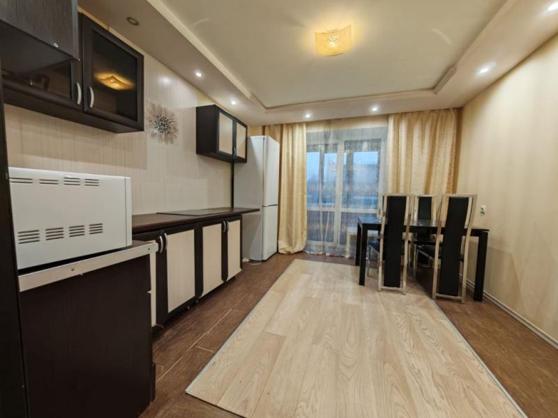 2-комн. квартира, 82 м², 1/10 этаж