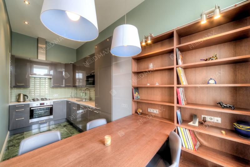 3-комн. квартира, 135 м², 3/7 этаж