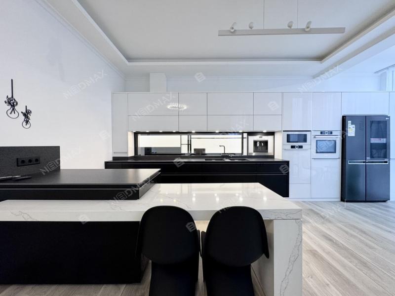 3-комн. квартира, 100 м², 9/13 этаж