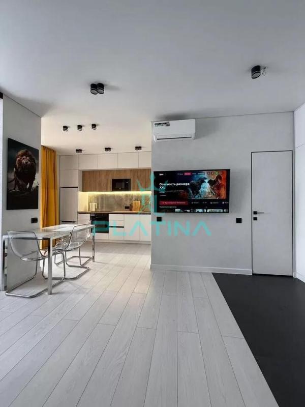 Квартира-Студия, 37 м², 18/20 этаж