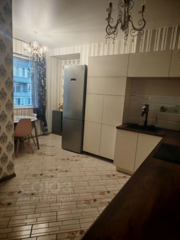 2-комн. квартира, 59 м², 11/16 этаж