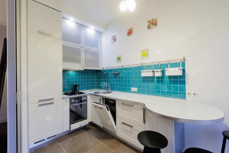 2-комн. квартира, 70 м², 3/5 этаж