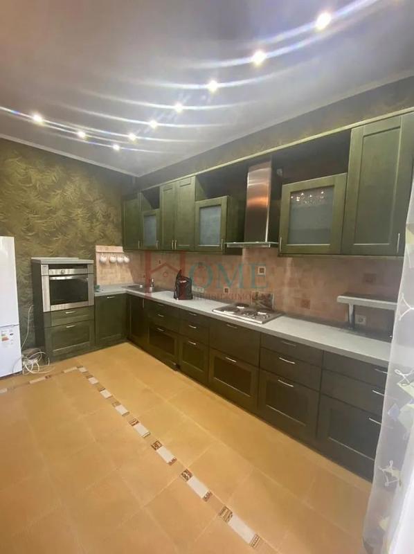 6-комн. квартира, 200 м², 6/11 этаж