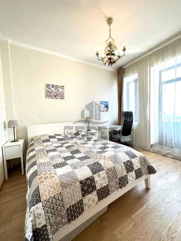 2-комн. квартира, 65 м², 5/6 этаж